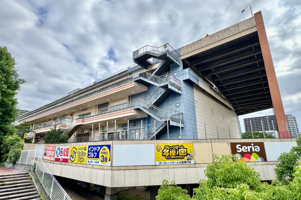 クロスガーデン多摩では営業終了にともない閉店発表が相次ぐ