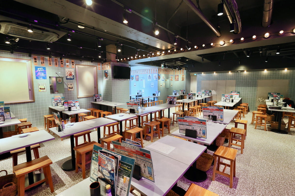 「大衆酒泉テルマエ町田泉」店内