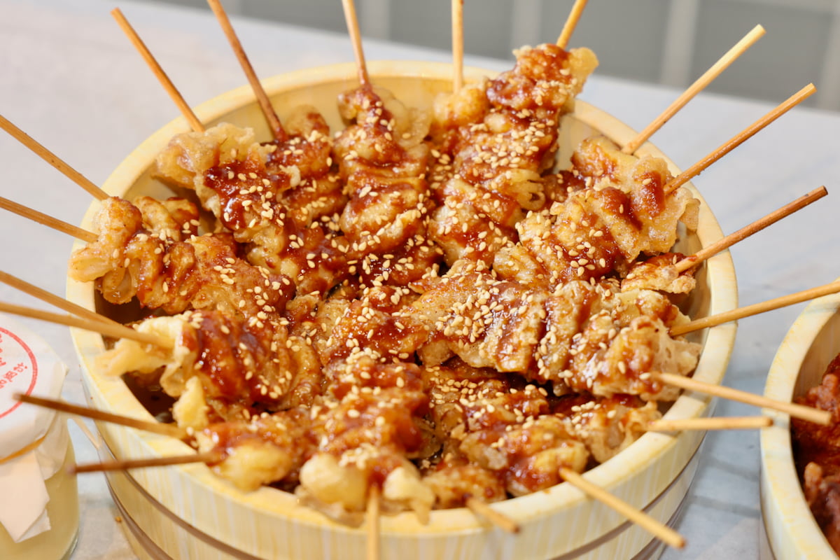 「テルマエ串」は1本77円