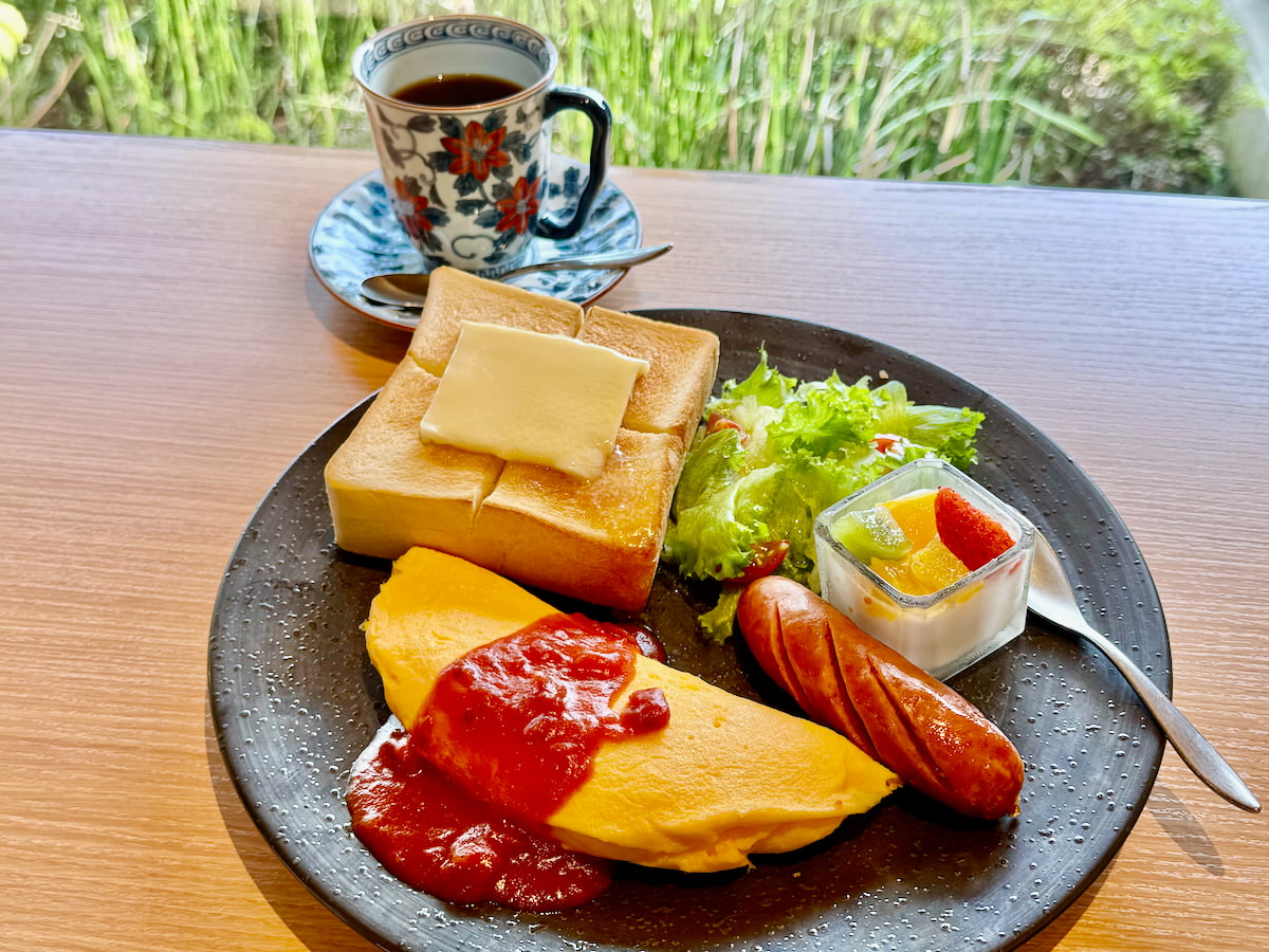 こだわりソーセージとホテルオムレツ