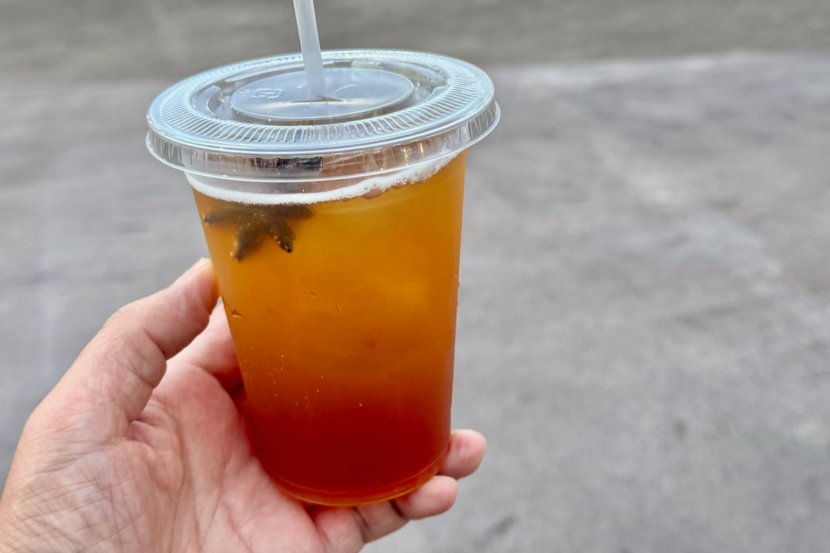 「茶茶茶（ちゃちゃちゃ）」さんでは、ハーブやスパイスを取り入れたレモンブレンドティー