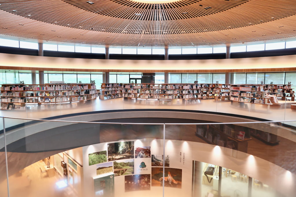 「貸し出しをしない」新しい図書館「いこいライブラリ」