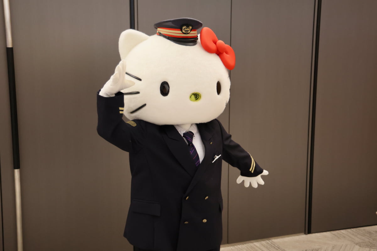 京王多摩センター駅の名誉駅長を務める「ハローキティ」