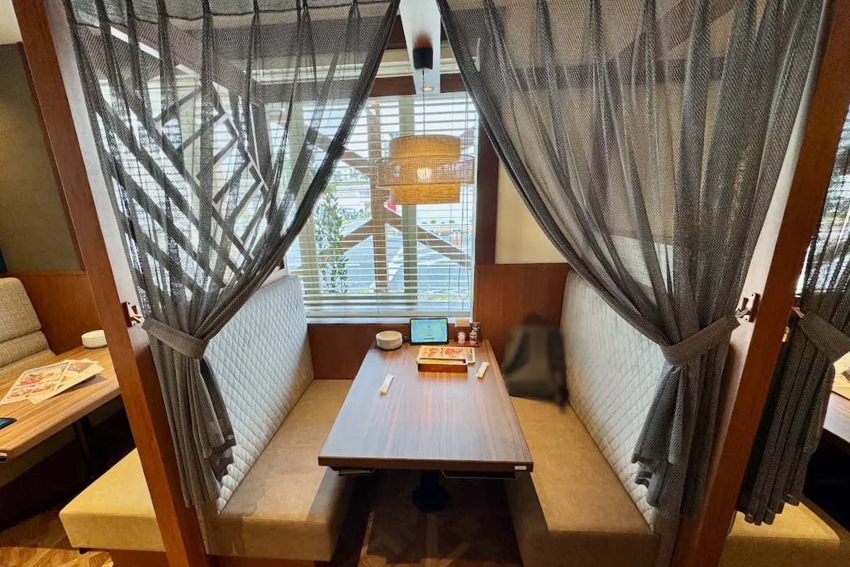 「ペルティカ多摩境店」の店内