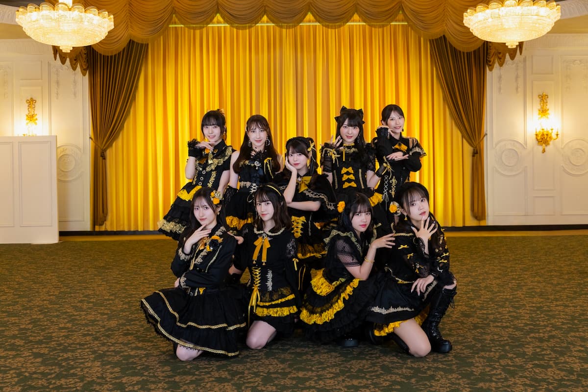初日の点灯式に「ロージークロニクル」が2年連続で出演!